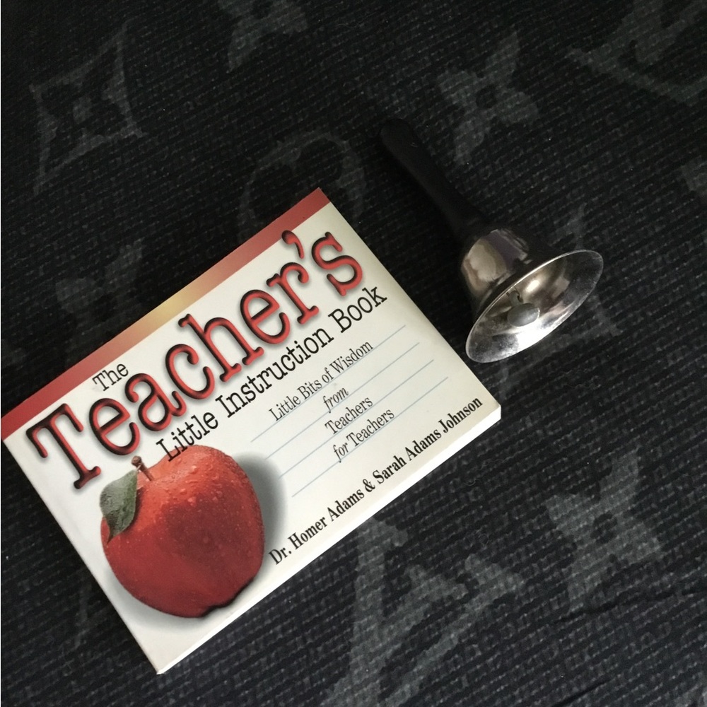 Teacher Kit 🍎 - Picture 2 of 4